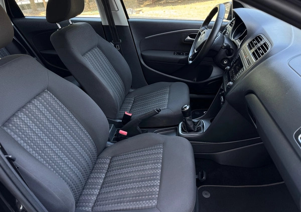 Volkswagen Polo cena 36900 przebieg: 69521, rok produkcji 2017 z Swarzędz małe 277